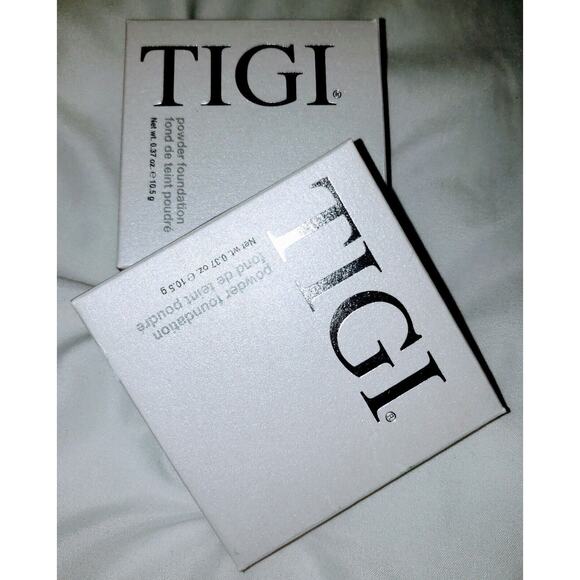 2 NEW TIGI for Women Powder Foundation, Entice, Light to Medium 0.37 oz - Picture 1 of 6